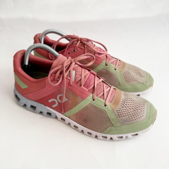 On Running Cloudflow Guava Sneakers Size 10 - Picture 1 of 7